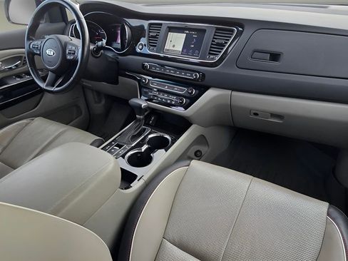 Used 2020 Kia Sedona SX image 29