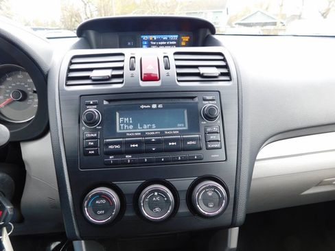 Used 2015 Subaru Forester 2.5i Limited AWD/4WD image 8