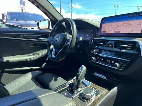 Used 2021 BMW 530i w/ Convenience Package image 34