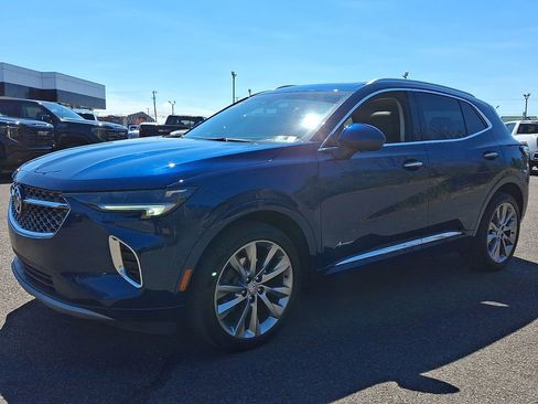 Certified 2022 Buick Envision Avenir w/ Technology Package II AWD/4WD image 3