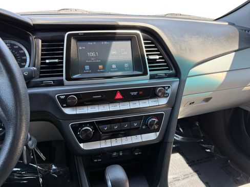 Used 2018 Hyundai Sonata SE FWD image 12