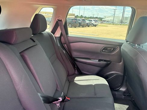 Used 2026 Nissan Rogue S FWD image 33