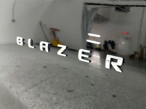 Used 2023 Chevrolet Blazer LT image 17