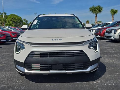 New 2025 Kia Niro EX w/ EX Cold Weather Package image 3