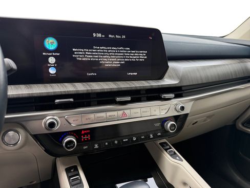 Used 2023 Kia Telluride EX image 12