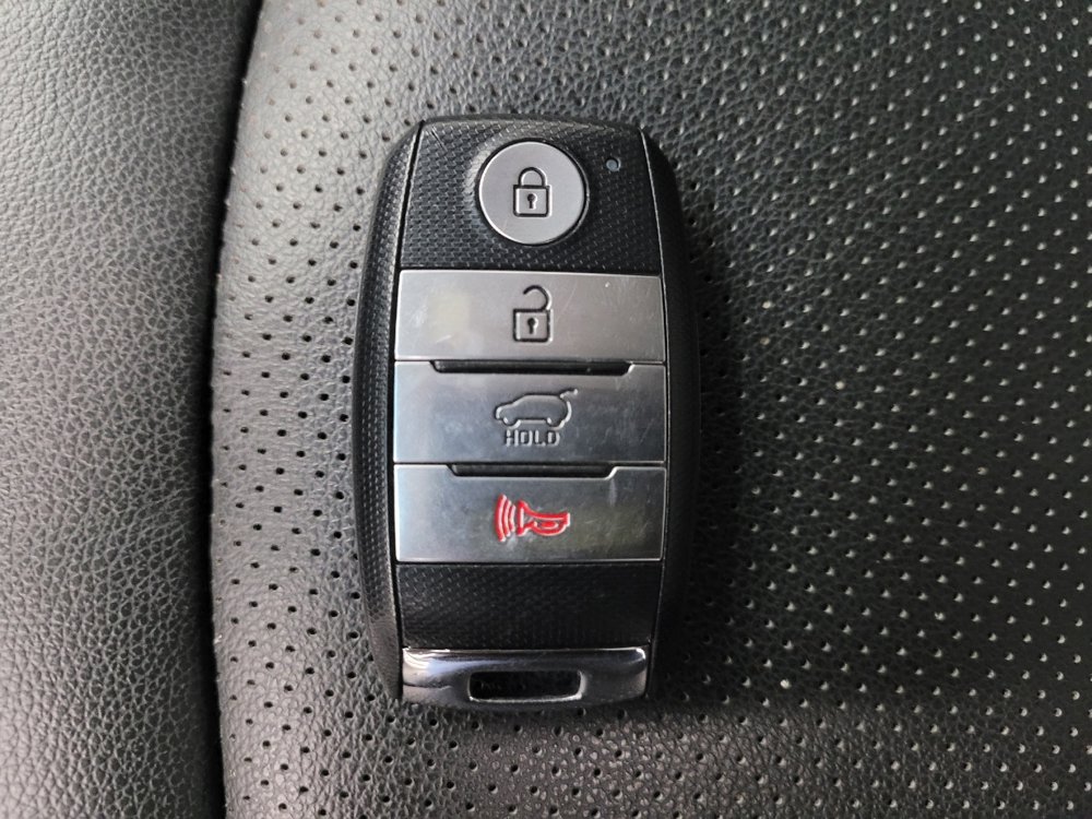 Used 2019 Kia Soul + w/ Primo Package FWD image 32