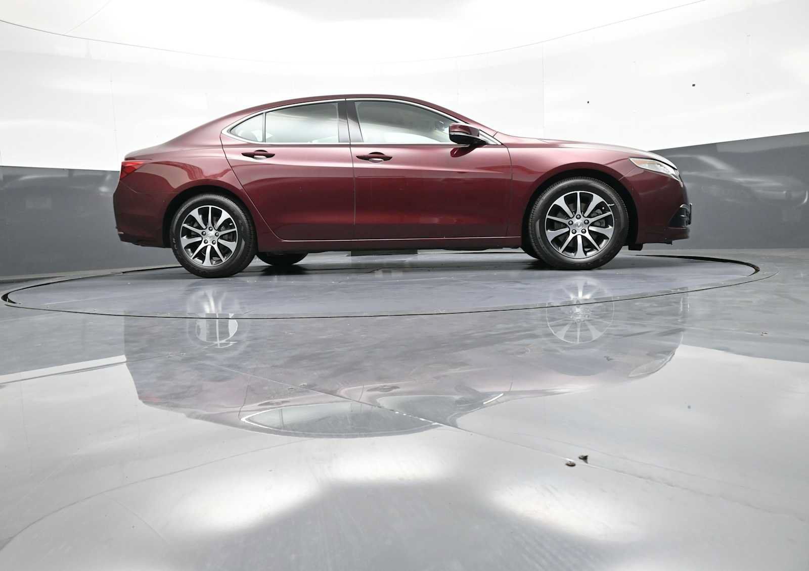 Used 2015 Acura TLX w/ Technology Package FWD image 28