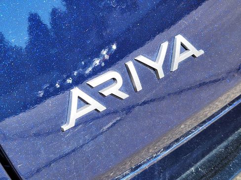 Used 2023 Nissan Ariya AWD image 9