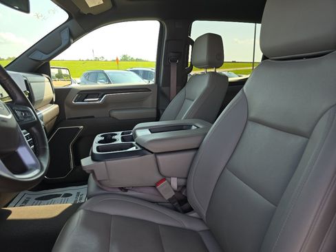 Used 2025 GMC Sierra 1500 SLT AWD/4WD image 19