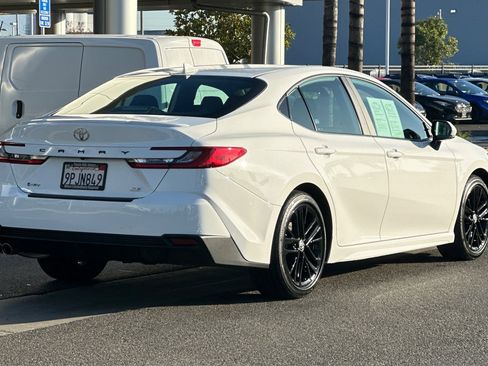 Used 2025 Toyota Camry Hybrid image 4