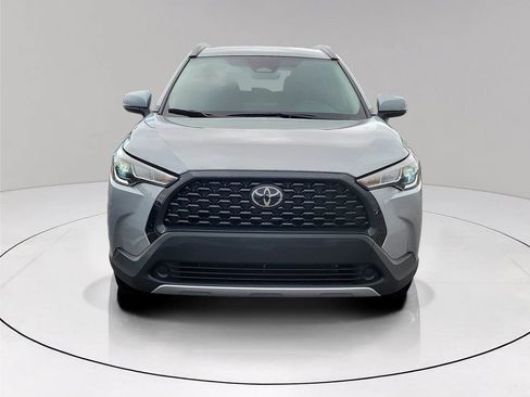 Used 2024 Toyota Corolla Cross LE FWD image 2