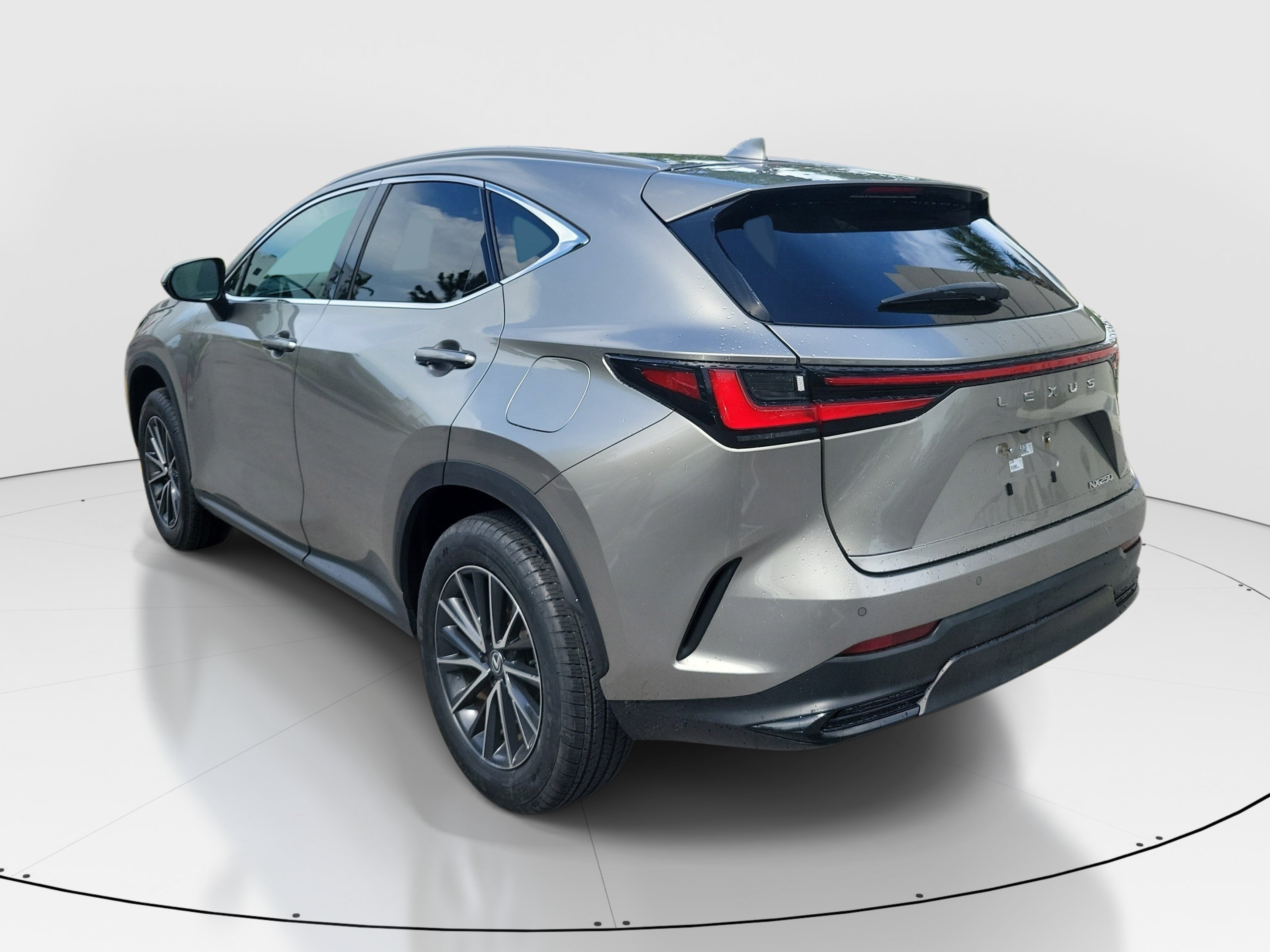 Used 2024 Lexus NX 250 FWD image 4