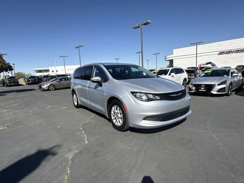 Used 2023 Chrysler Voyager LX FWD image 38