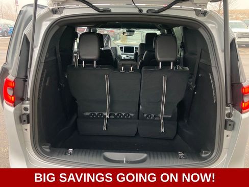 New 2026 Chrysler Pacifica Select w/ S Appearance Package image 30