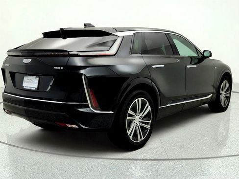 Used 2025 Cadillac Lyriq Luxury w/ LPO, Floor Liner Package RWD image 5