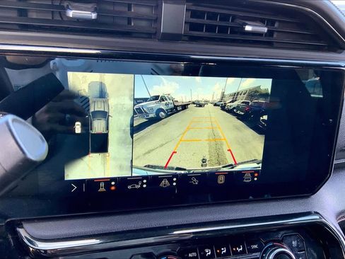 Used 2024 GMC Sierra 2500 AT4 w/ Technology Package image 23