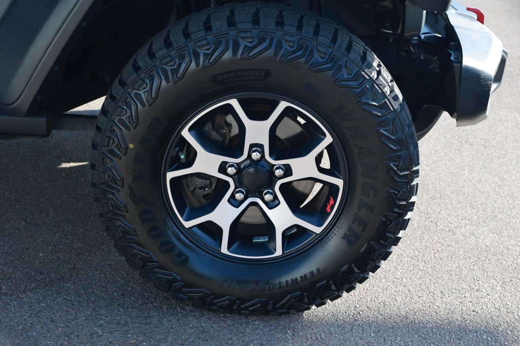 Used 2019 Jeep Wrangler Unlimited Rubicon w/ Cold Weather Group AWD/4WD image 10