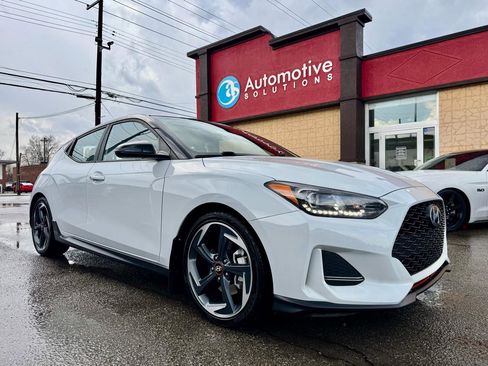 Used 2019 Hyundai Veloster Turbo Ultimate image 2