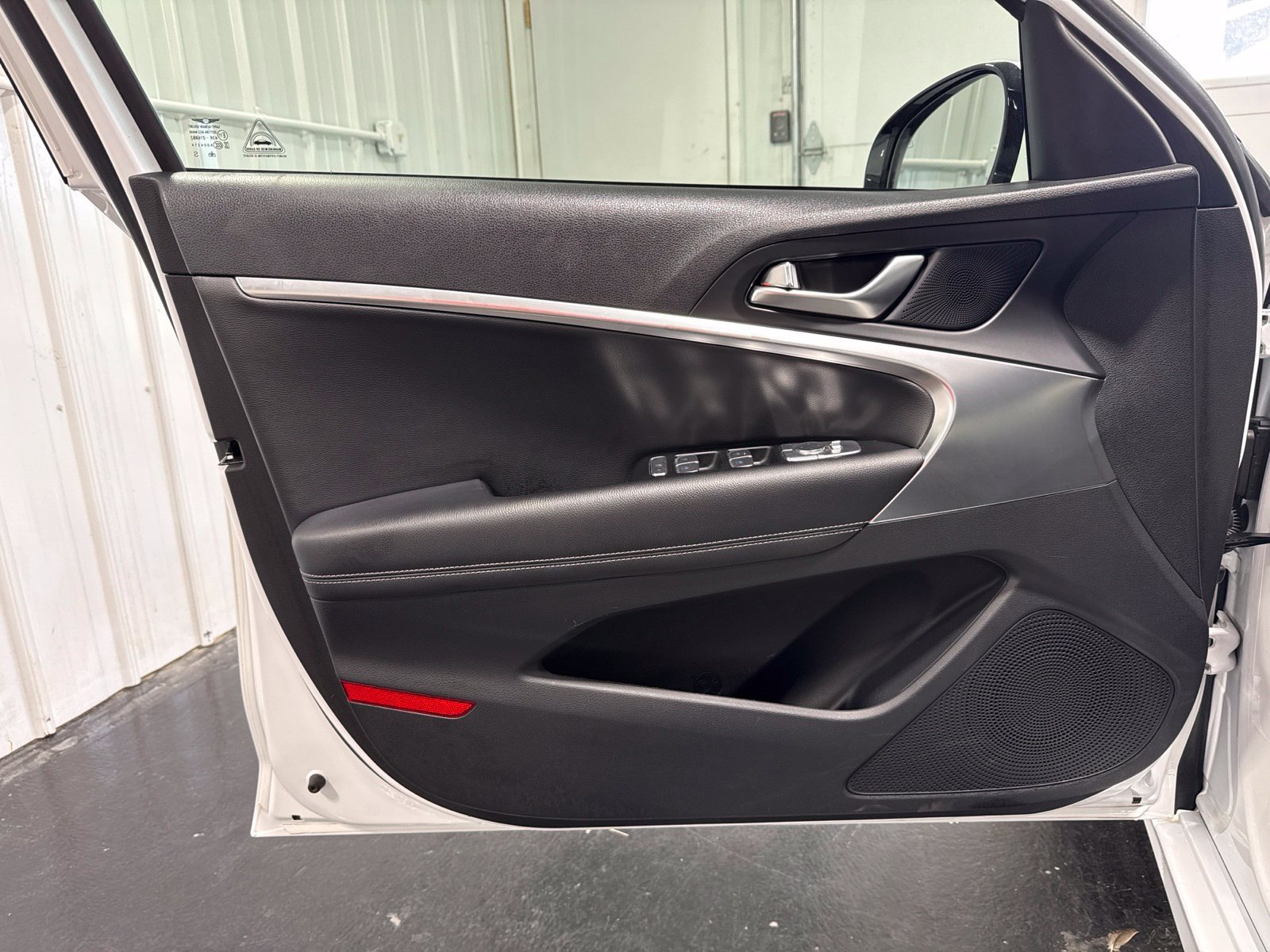 Used 2025 Genesis G70 2.5T AWD/4WD image 25