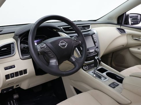 Used 2019 Nissan Murano SV w/ Premium Package FWD image 12