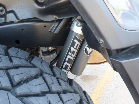 Used 2022 Jeep Wrangler Unlimited Sahara AWD/4WD image 16