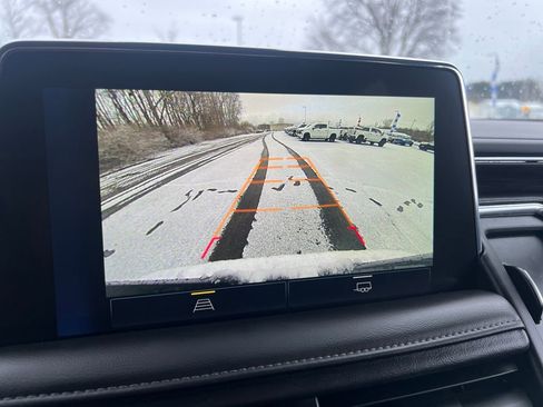 Used 2024 Chevrolet Suburban LT image 17