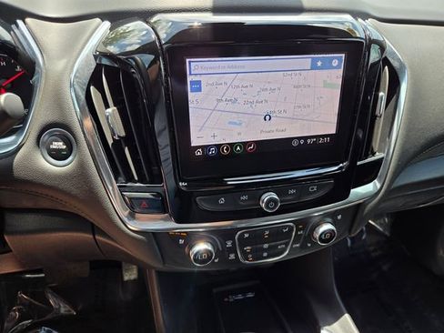 Used 2023 Chevrolet Traverse High Country FWD image 25