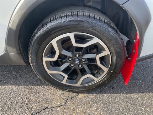 Used 2017 Subaru Crosstrek 2.0i Premium image 4