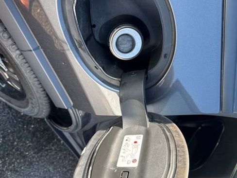 Used 2020 Jeep Cherokee Latitude Plus image 16