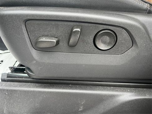 Used 2025 Chevrolet Silverado 1500 High Country image 47