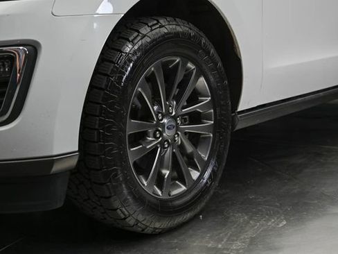 Used 2021 Ford Expedition Limited AWD/4WD image 8