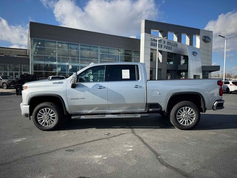 Used 2023 Chevrolet Silverado 3500 High Country w/ Z71 Off-Road Package image 3