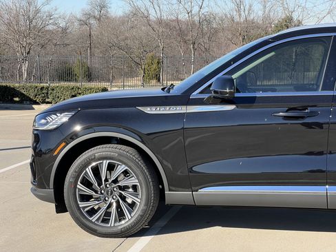 New 2026 Lincoln Aviator Premiere image 5