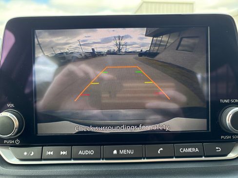 Used 2025 Nissan Rogue SV image 19