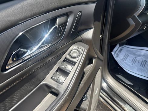 Used 2021 Chevrolet Traverse Premier w/ Redline Edition FWD image 12