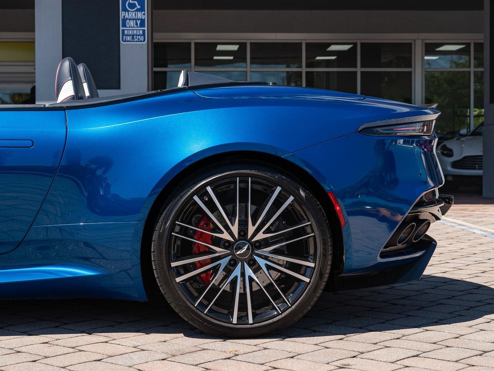 Used 2022 Aston Martin DBS Superleggera Volante RWD image 35
