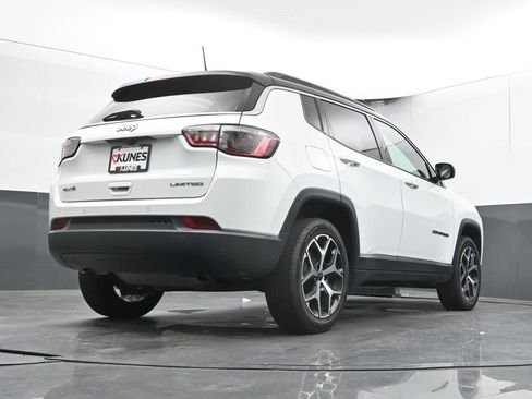 Used 2025 Jeep Compass Limited AWD/4WD image 37