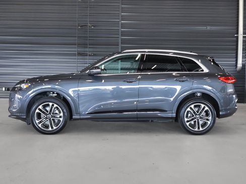 Certified 2025 Audi Q5 Premium w/ Convenience Package AWD/4WD image 15