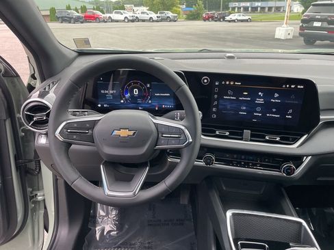 New 2026 Chevrolet Equinox LT w/ Safety and Technology Package FWD image 22