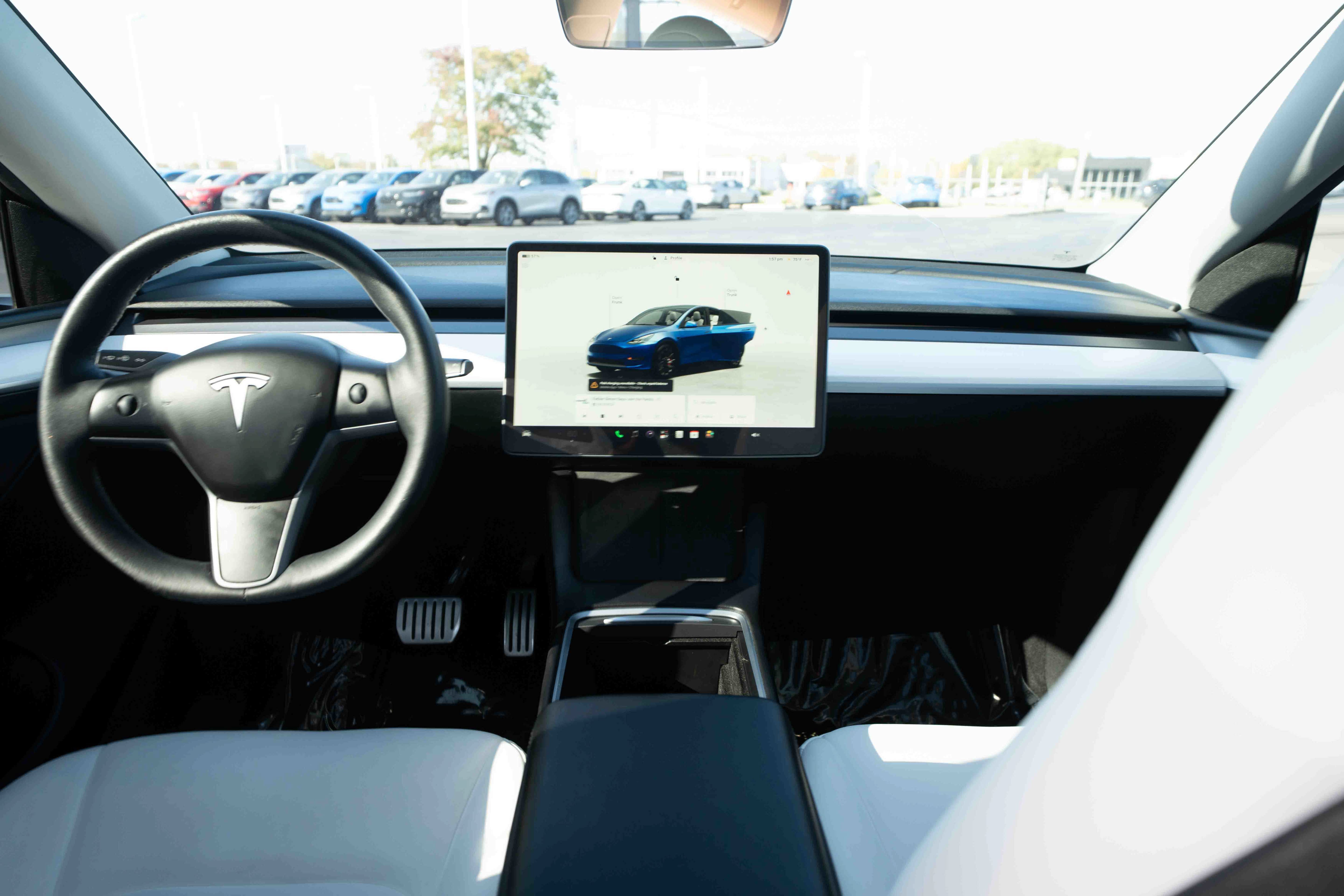 Used 2023 Tesla Model Y Performance AWD/4WD image 19