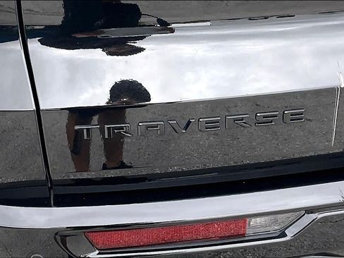 Used 2025 Chevrolet Traverse RS w/ LPO, Floor Liner Package FWD image 32