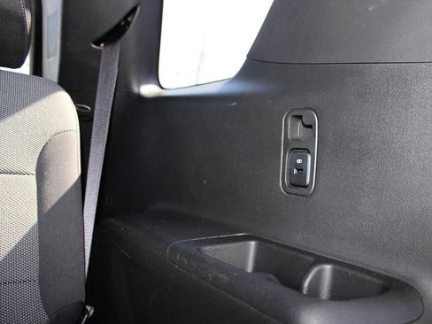 Used 2023 Chevrolet Traverse LT AWD/4WD image 35