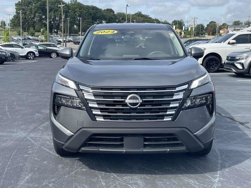 Used 2024 Nissan Rogue SV AWD/4WD image 2