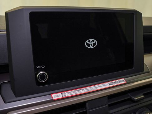 Certified 2025 Toyota Tacoma SR5 AWD/4WD image 11