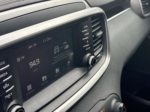 Used 2020 Kia Sorento S image 14