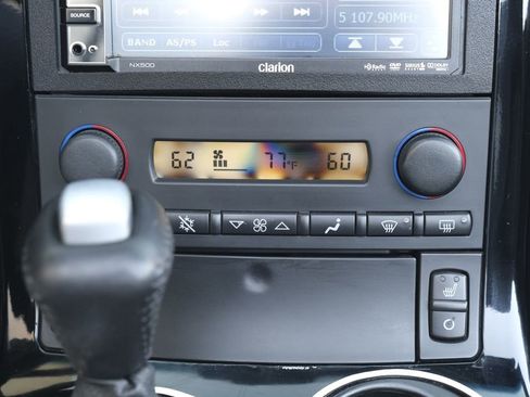 Used 2005 Chevrolet Corvette Convertible w/ Preferred Equipment Group image 19