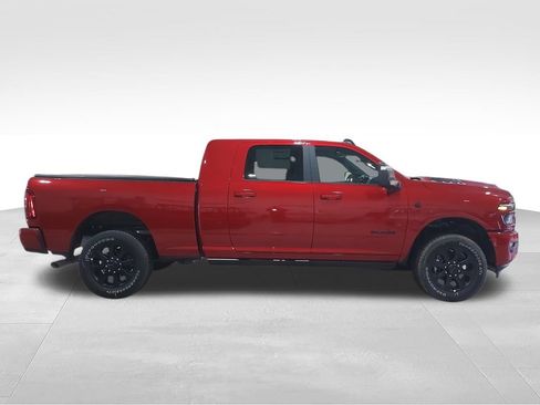 New 2026 RAM 2500 Laramie AWD/4WD image 9