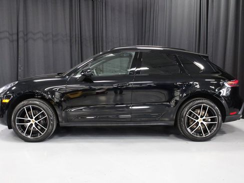 Certified 2025 Porsche Macan image 2