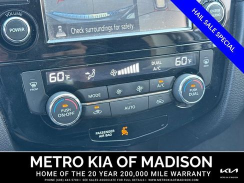 Used 2017 Nissan Rogue SV AWD/4WD image 25