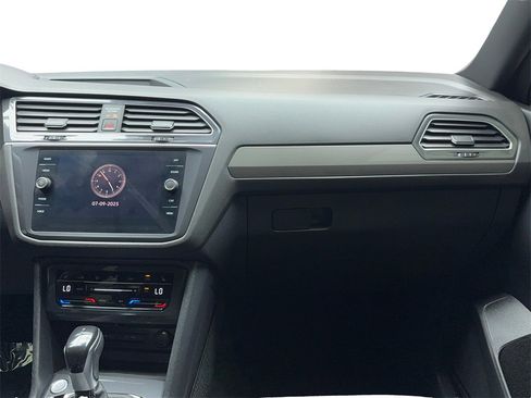 Used 2024 Volkswagen Tiguan SE R-Line image 20